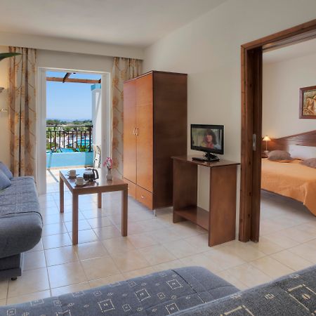 Corali Hotel Tigkaki  Ruang foto