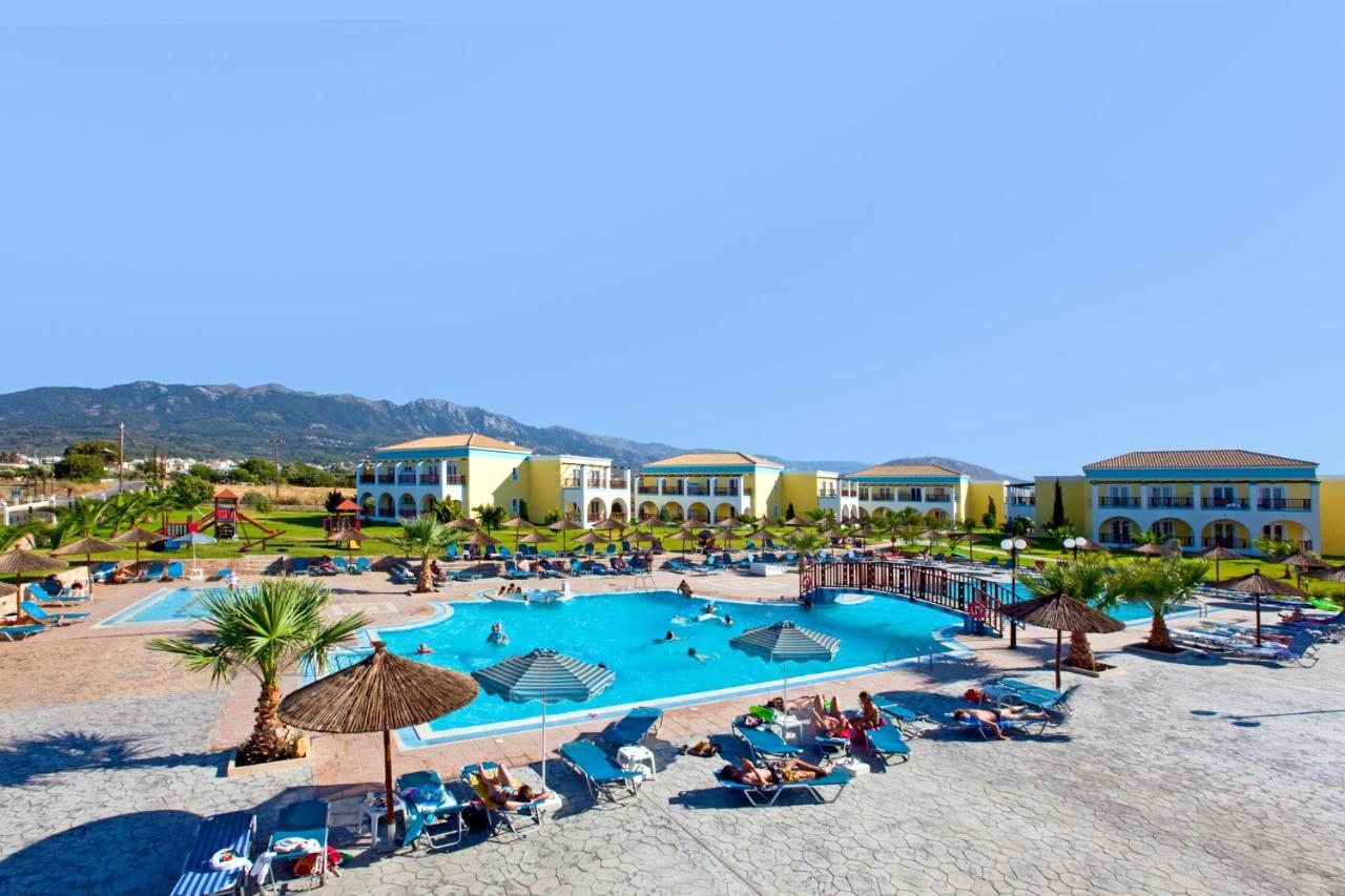 Corali Hotel Tigkaki  Bagian luar foto