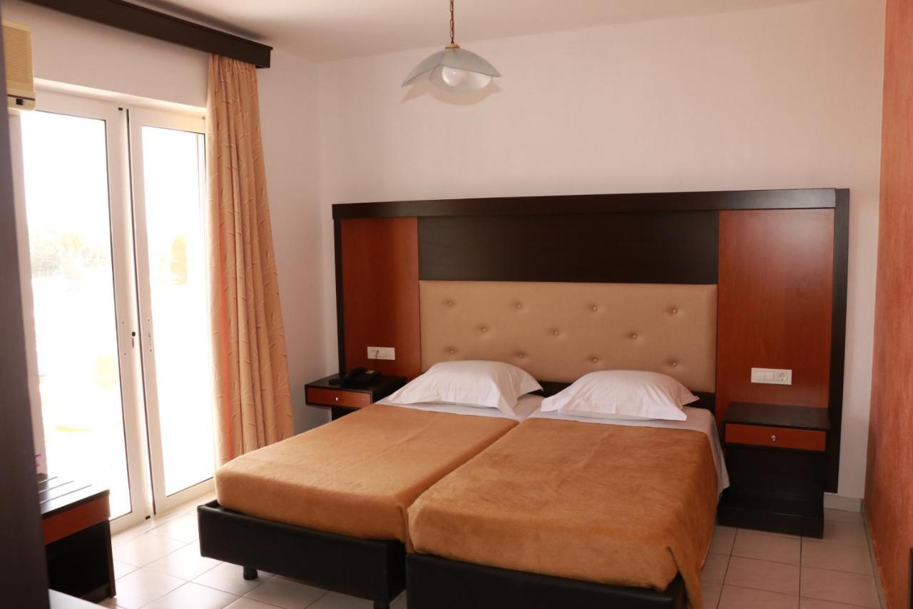 Corali Hotel Tigkaki  Bagian luar foto