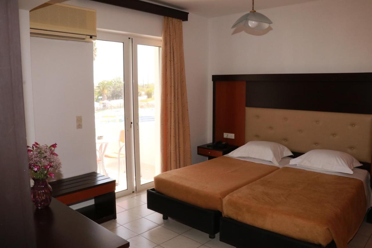 Corali Hotel Tigkaki  Bagian luar foto
