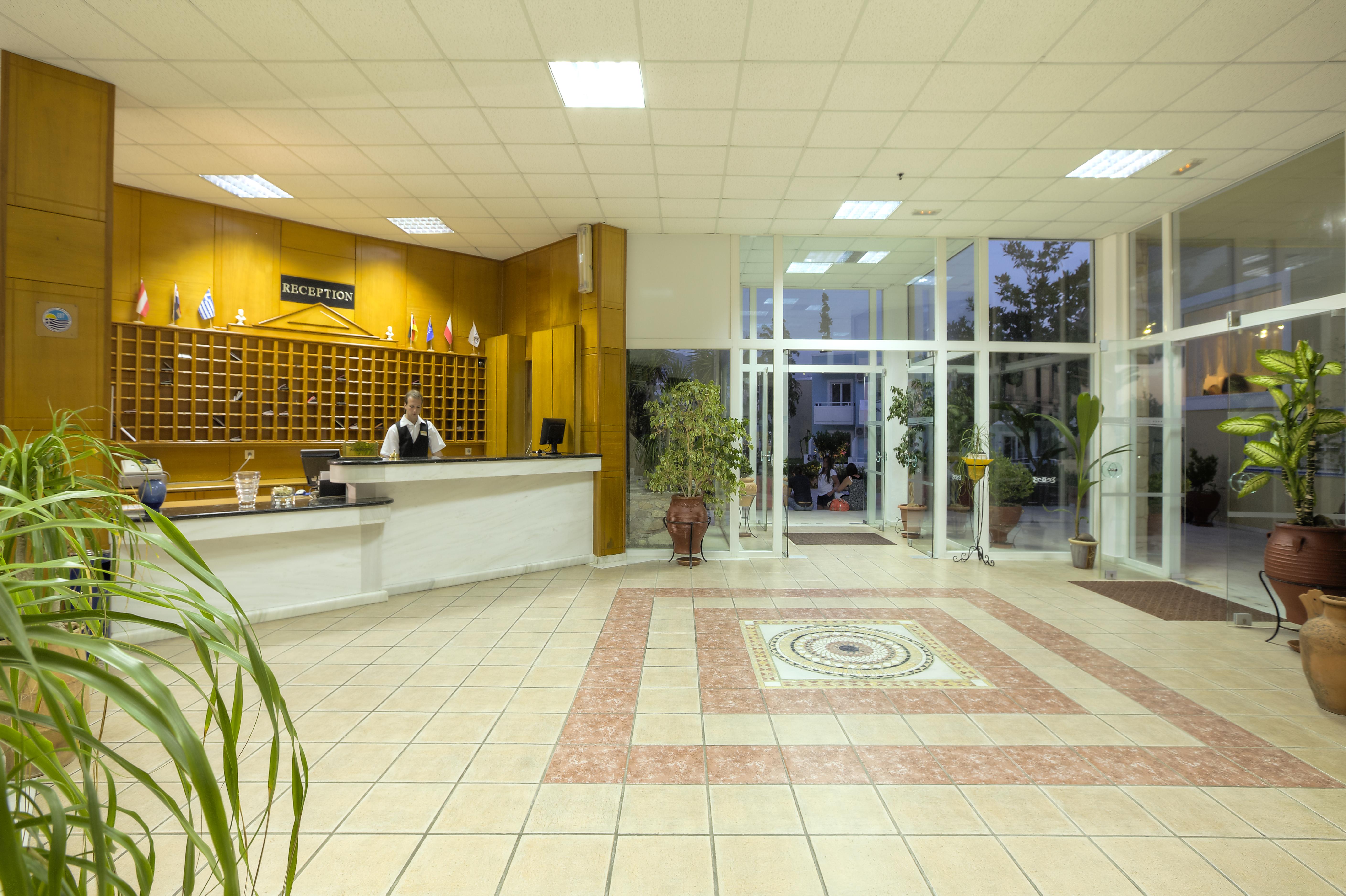Corali Hotel Tigkaki  Bagian luar foto