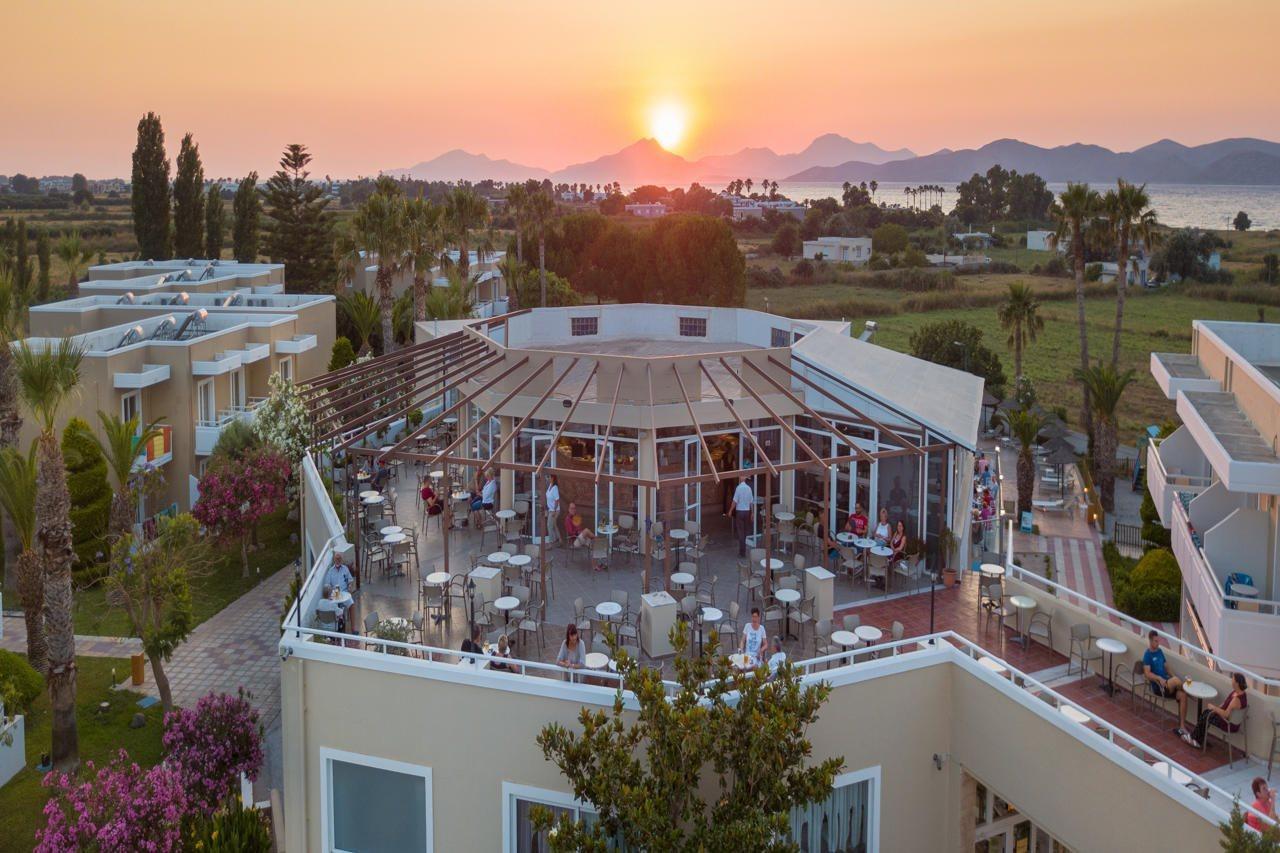 Corali Hotel Tigkaki  Bagian luar foto