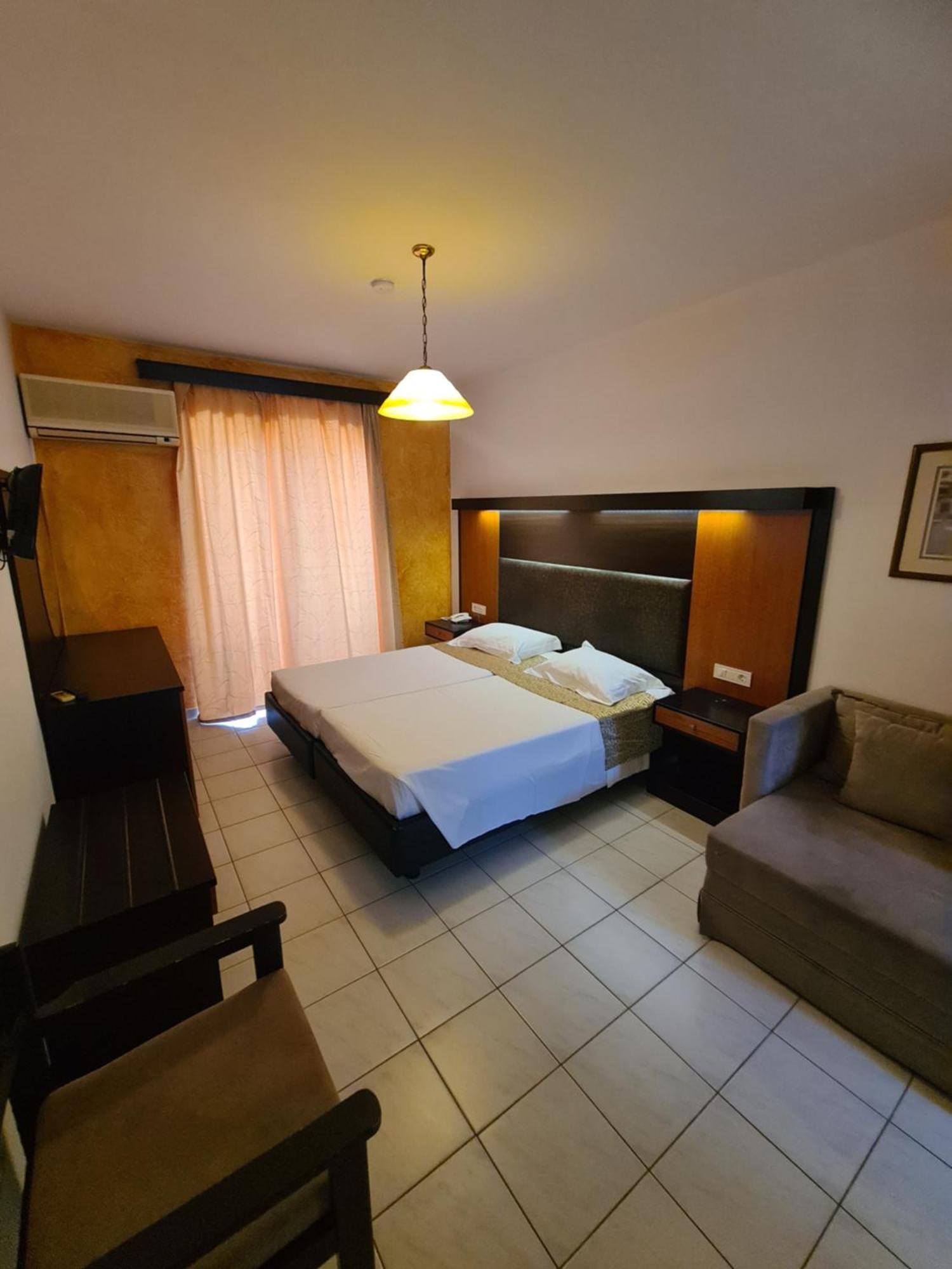 Corali Hotel Tigkaki  Bagian luar foto