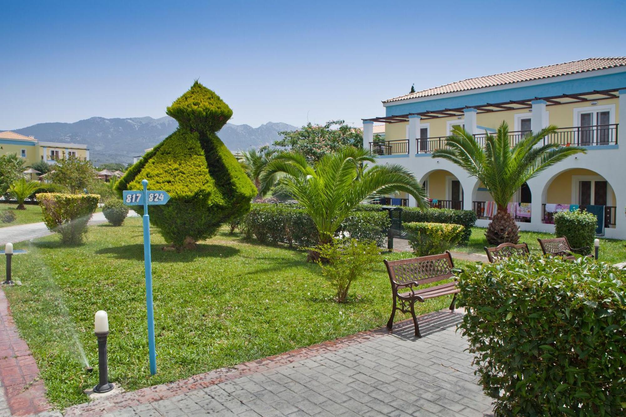 Corali Hotel Tigkaki  Bagian luar foto